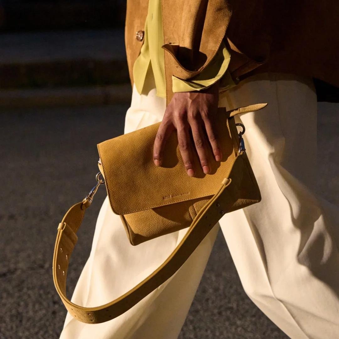 风靡时尚圈的热门品牌ami，新包一览 9 sohufashion note 来自小红书网页版